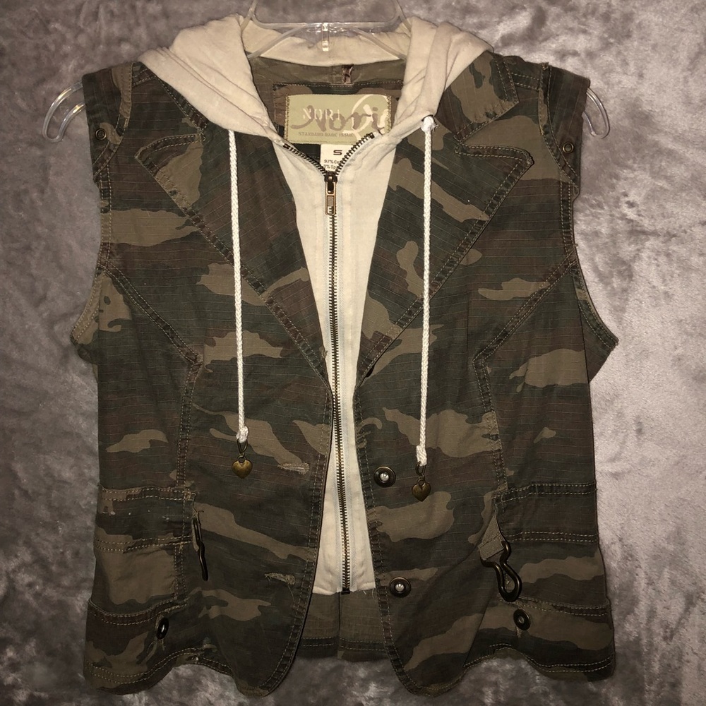 Vintage Nori Camo Zip Hooded Vest